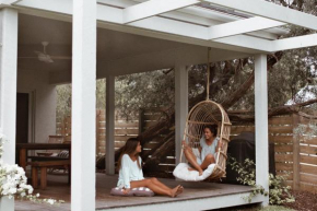 Verandah Retreat - A Beach House by the sea